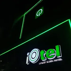 Iotel Luxury Kiosk Angeles